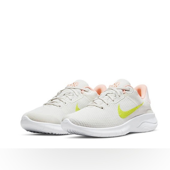 NIB NIKE womens flex experience run 11 - Picture 1 of 7